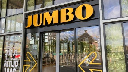 Jumbo heeft steeds minder merkproducten in de schappen